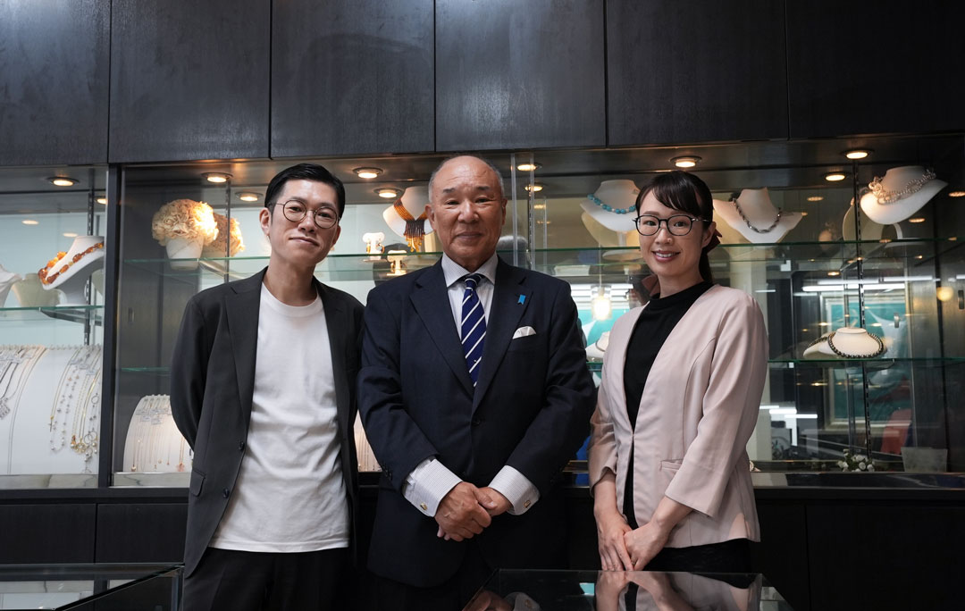 かめ屋質店スタッフ